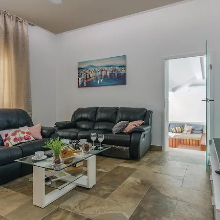 Lovely In With House Sea View *