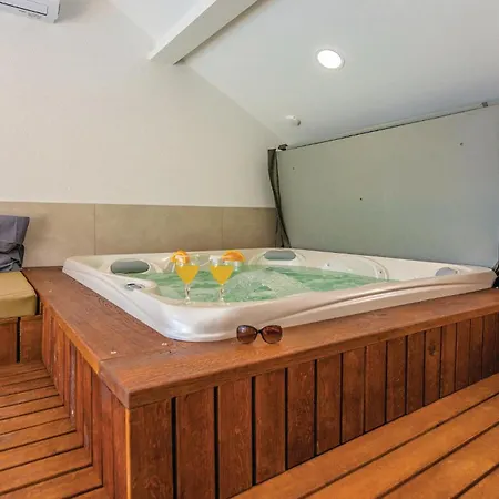 Holiday home Lovely In With House Sea View *
